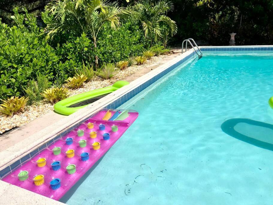 House With Pool, 10 Mins Drive To The Beach! Villa Miami Shores Exterior photo