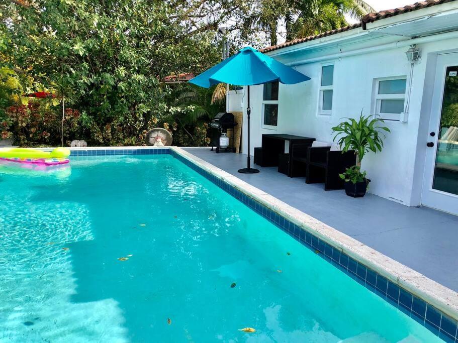 House With Pool, 10 Mins Drive To The Beach! Villa Miami Shores Exterior photo