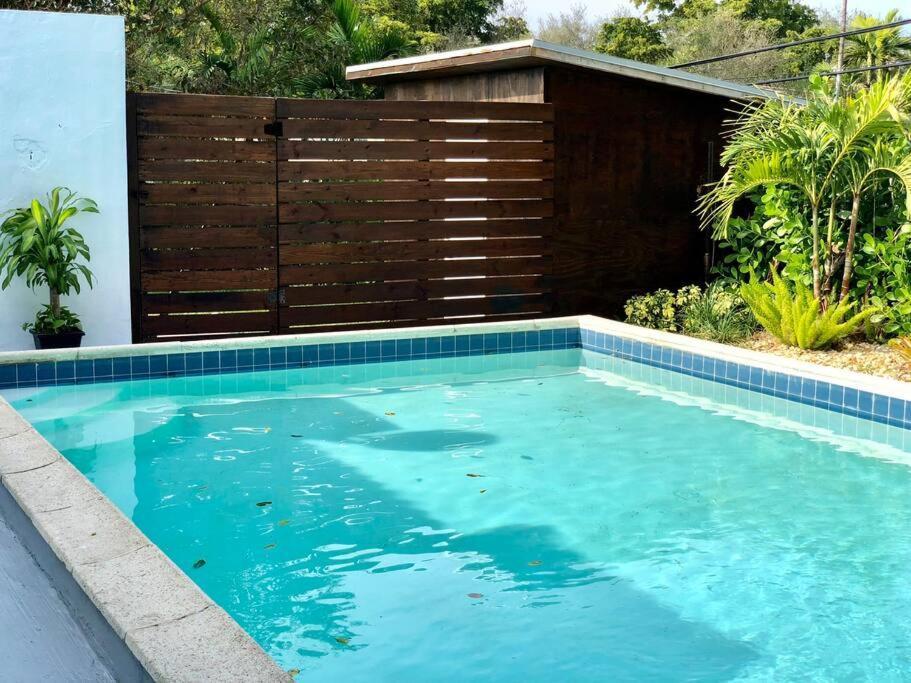 House With Pool, 10 Mins Drive To The Beach! Villa Miami Shores Exterior photo