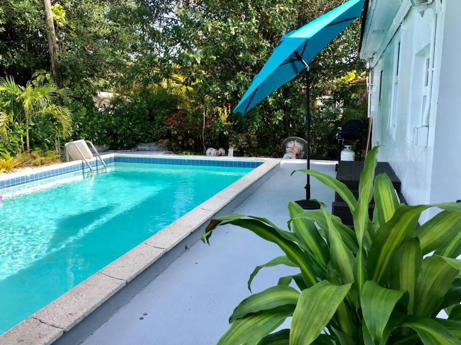 House With Pool, 10 Mins Drive To The Beach! Villa Miami Shores Exterior photo