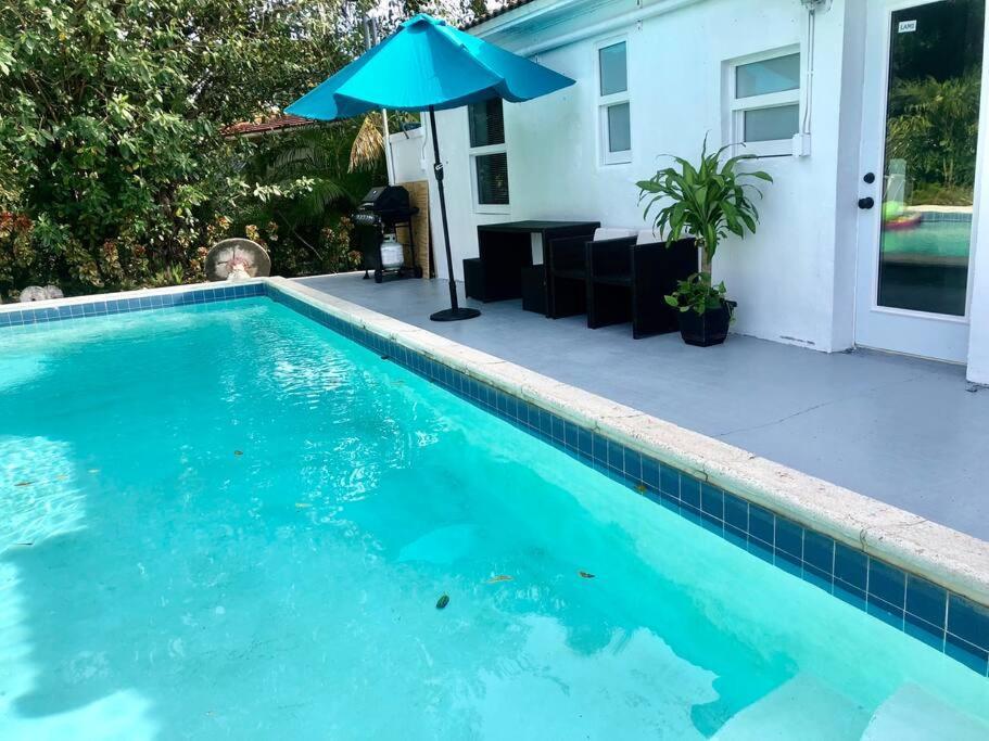 House With Pool, 10 Mins Drive To The Beach! Villa Miami Shores Exterior photo